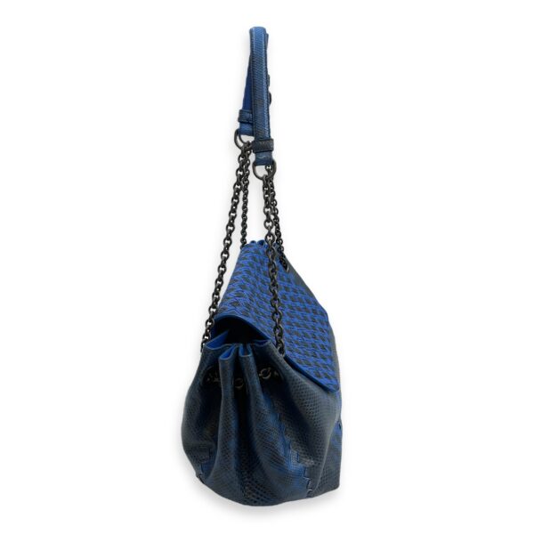 Intrecciato Cravatteria Flap Blue Shoulder Bag in Lizard, Ruthenium hardware - Image 4