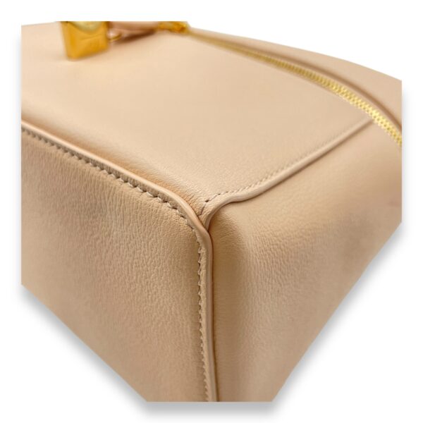 Extra Pocket 27 Honey Beige Shoulder Bag in Calfskin, Gold hardware - Image 9