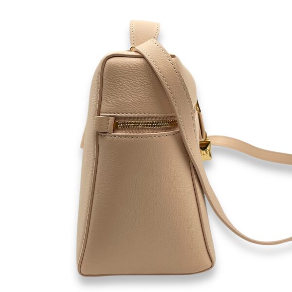 Extra Pocket 27 Honey Beige Shoulder Bag in Calfskin, Gold hardware - Image 4