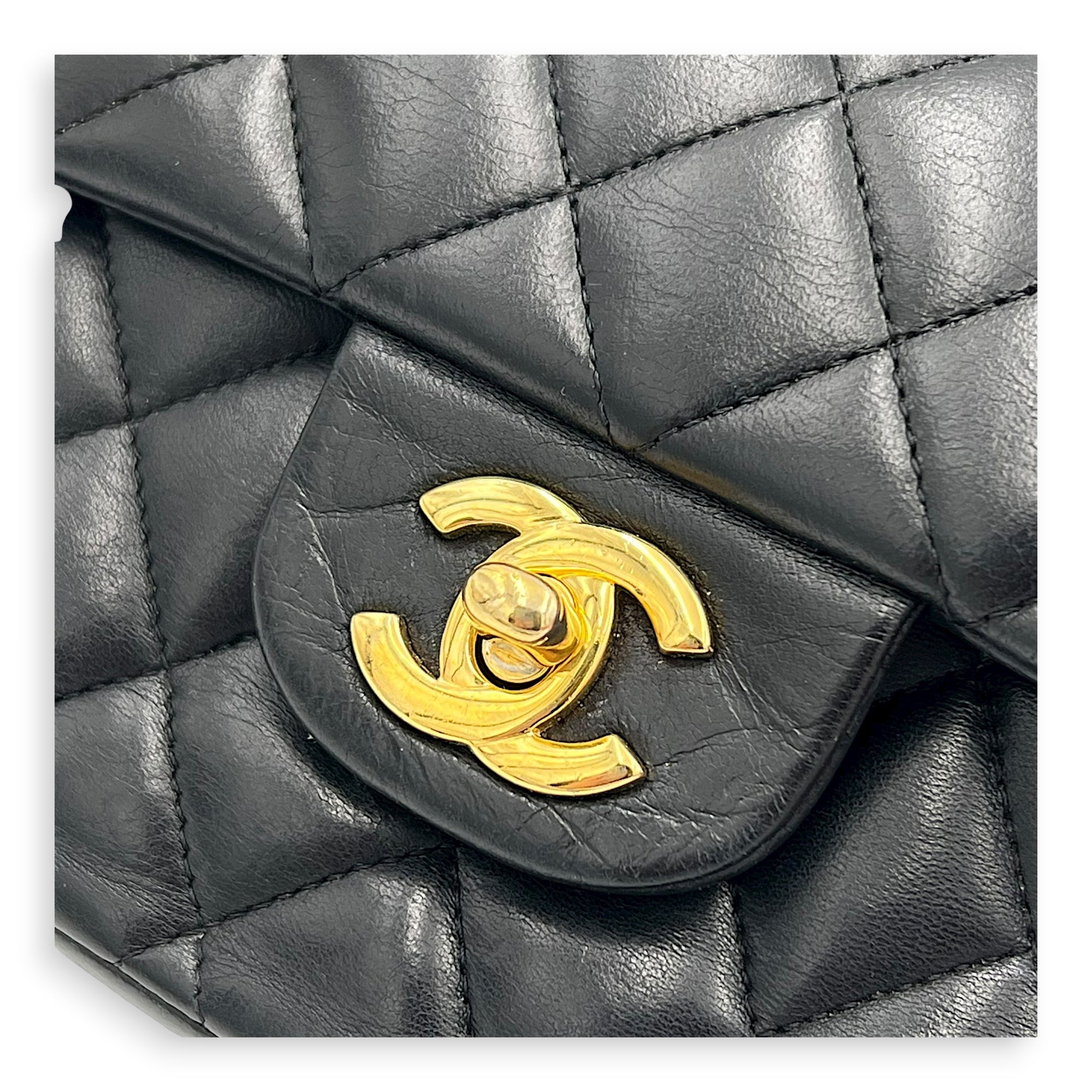 Classic Shoulder Bag Medium Black in Lambskin, Gold hardware - Image 11