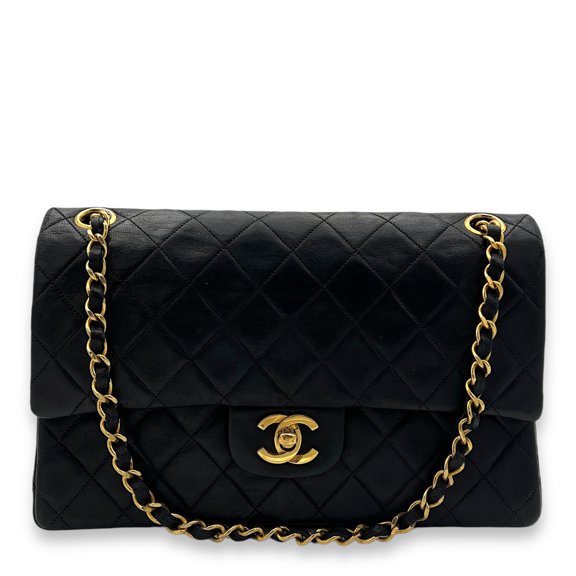 Classic Shoulder Bag Medium Black in Lambskin, Gold hardware
