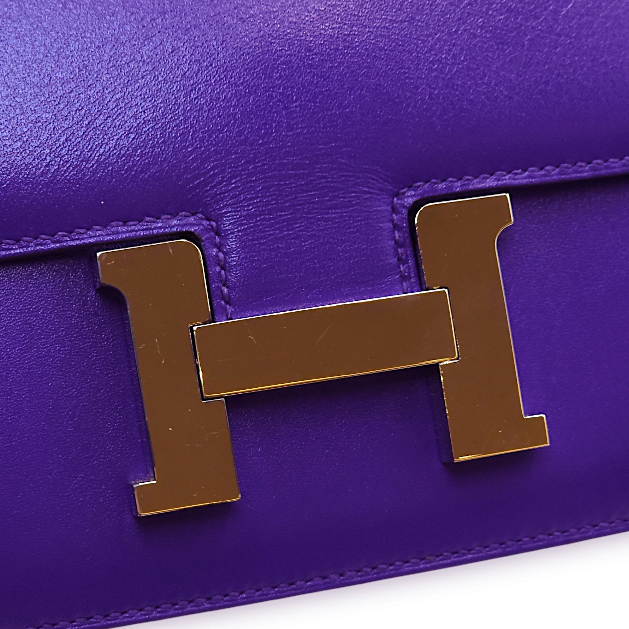 Constance 18 Blue Electric in Tadelakt, Palladium hardware - Image 14