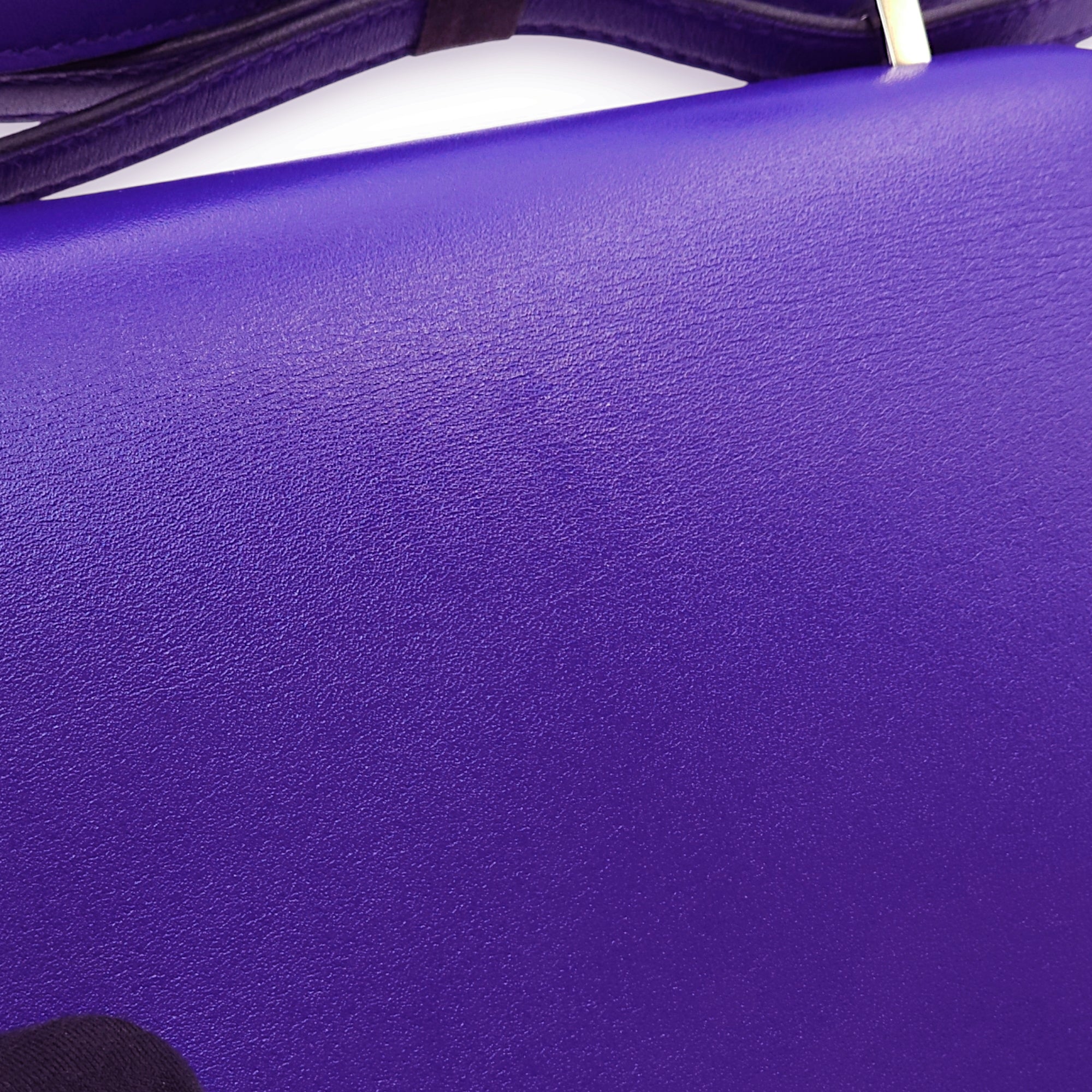 Constance 18 Blue Electric in Tadelakt, Palladium hardware - Image 15