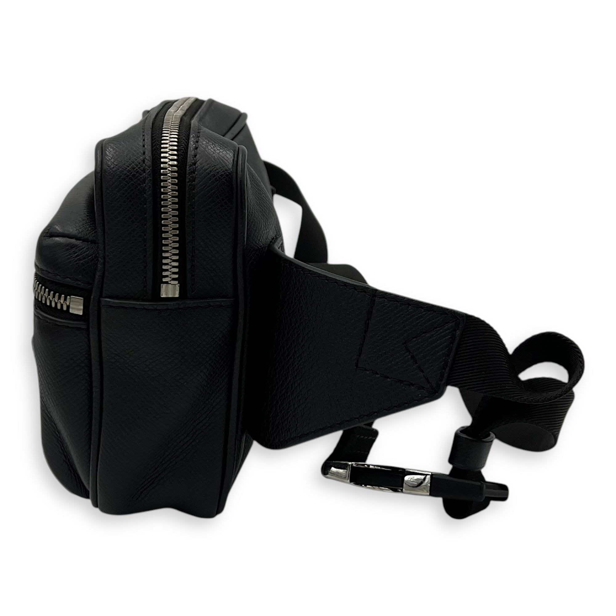 Outdoor Black Belt Bag in Taiga Leather, Silver hardware - Image 5