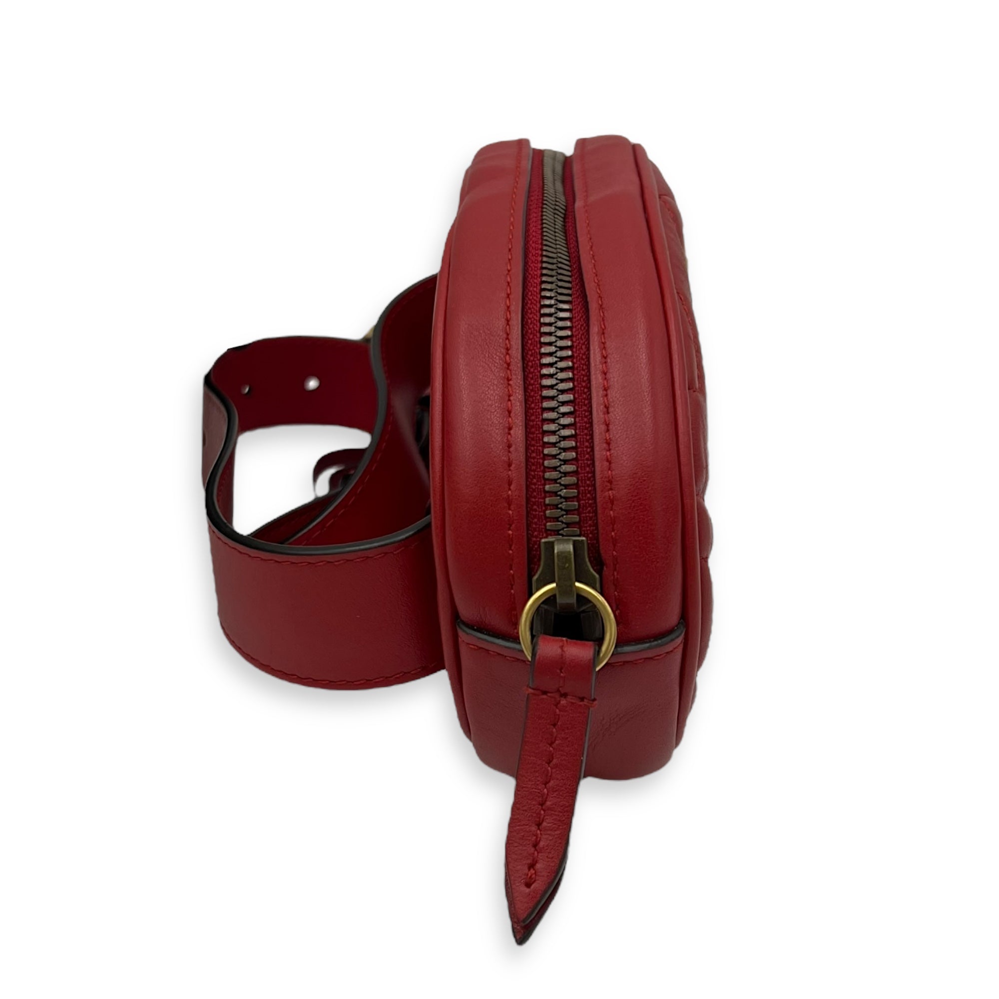 GG Marmont Belt Bag Red in Calfskin, Gold hardware - Image 5