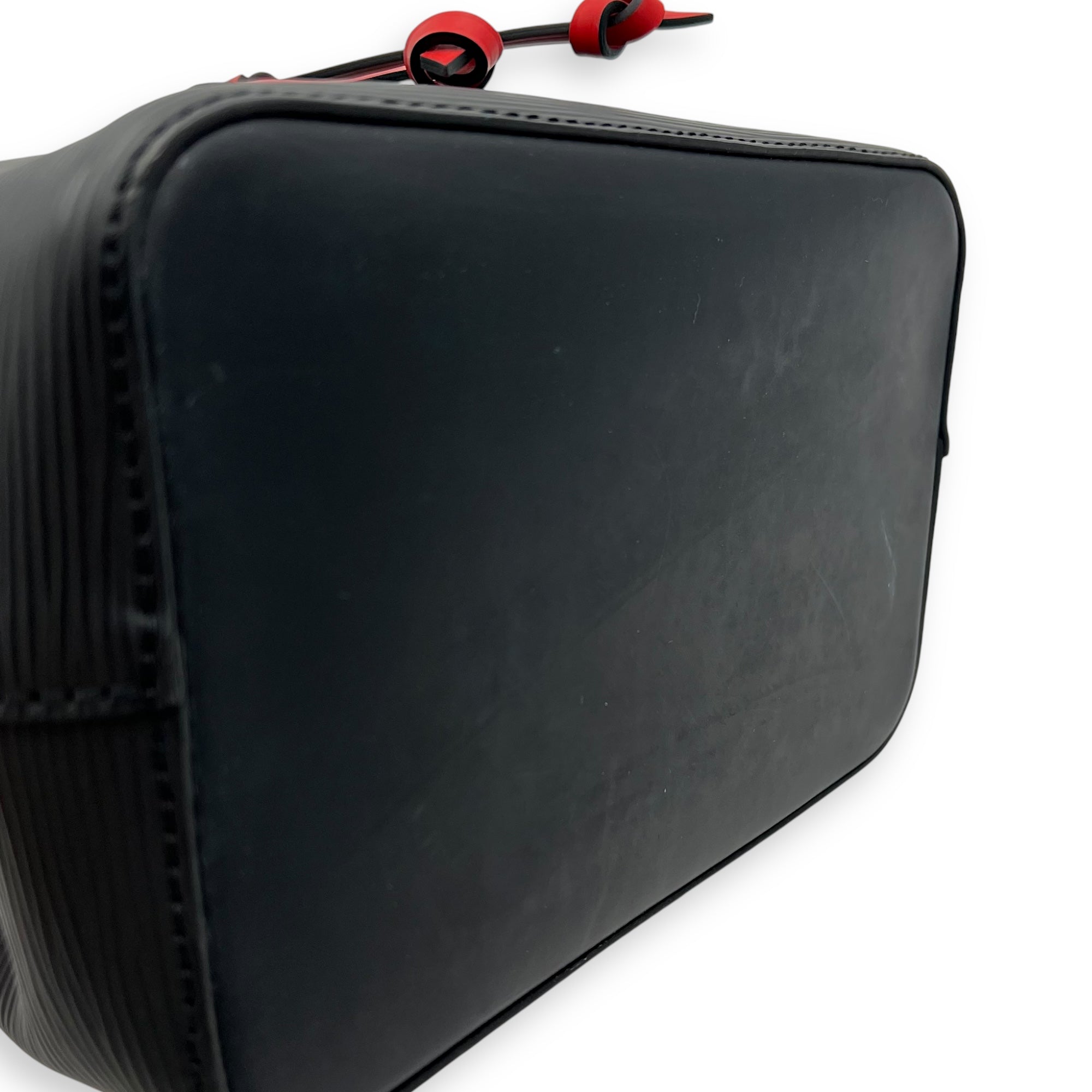 NeoNoe Shoulder Bag BB Black in Epi Leather, Silver hardware - Image 10