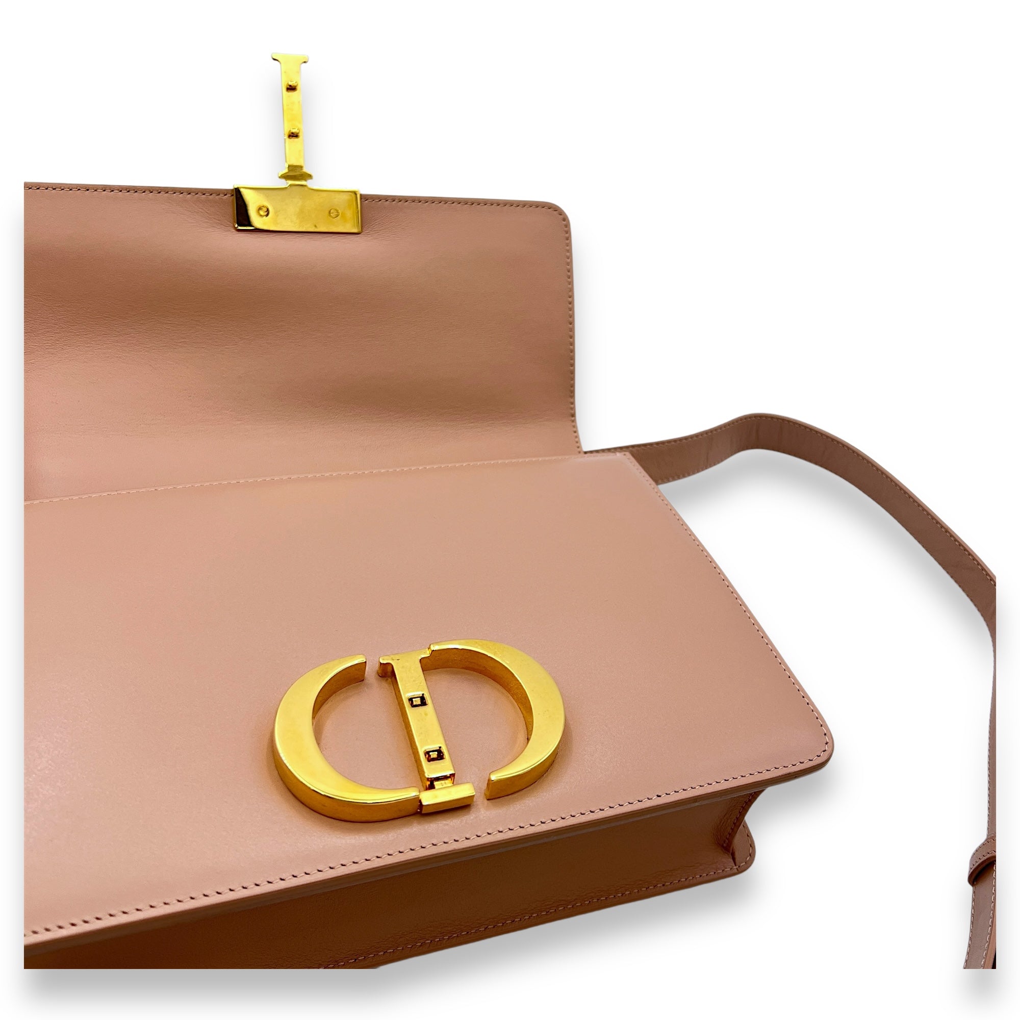 Montaigne 30 Shoulder bag in Calfskin, Gold Hardware - Image 12