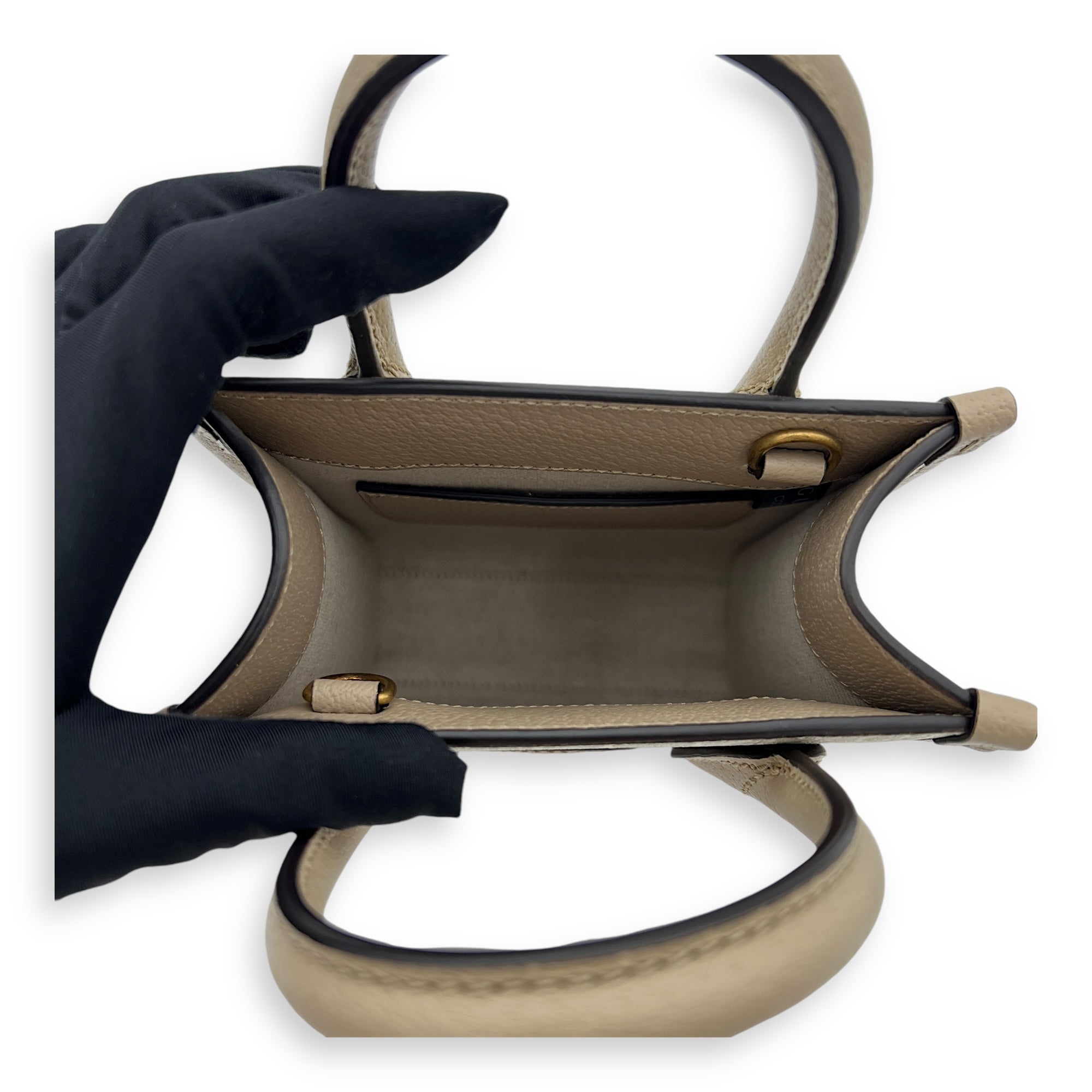 Interlocking G Tote Bag Mini Beige in Coated Canvas, Brushed Gold hardware - Image 7