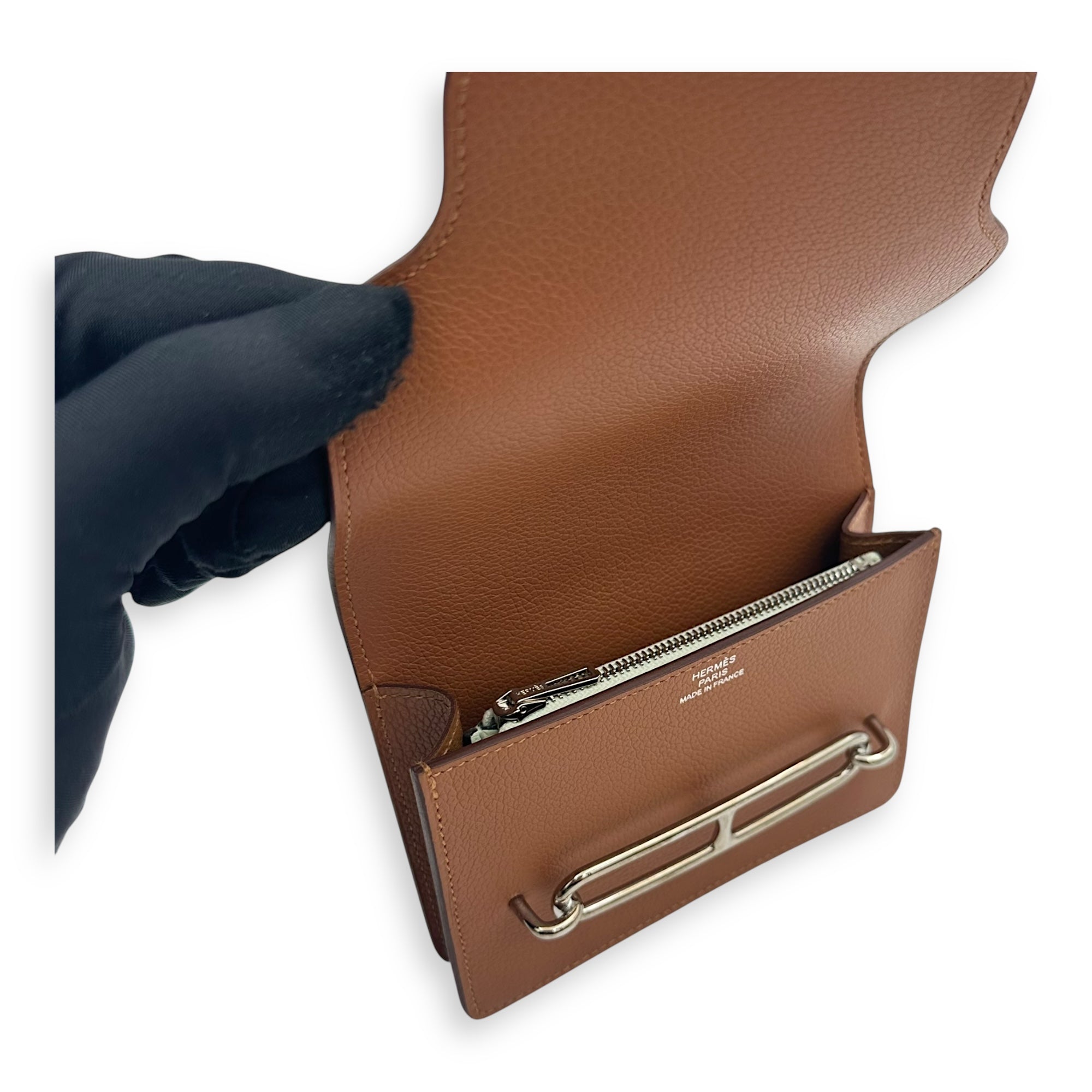 Roulis Slim Gold/ Vert Fizz Wallet in Evercolor, Permabrass hardware - Image 13