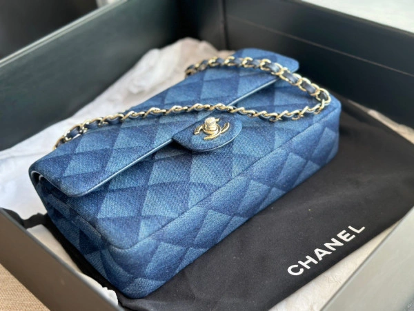 DailyWear CHANEL FLAP BAG 423 - Image 7