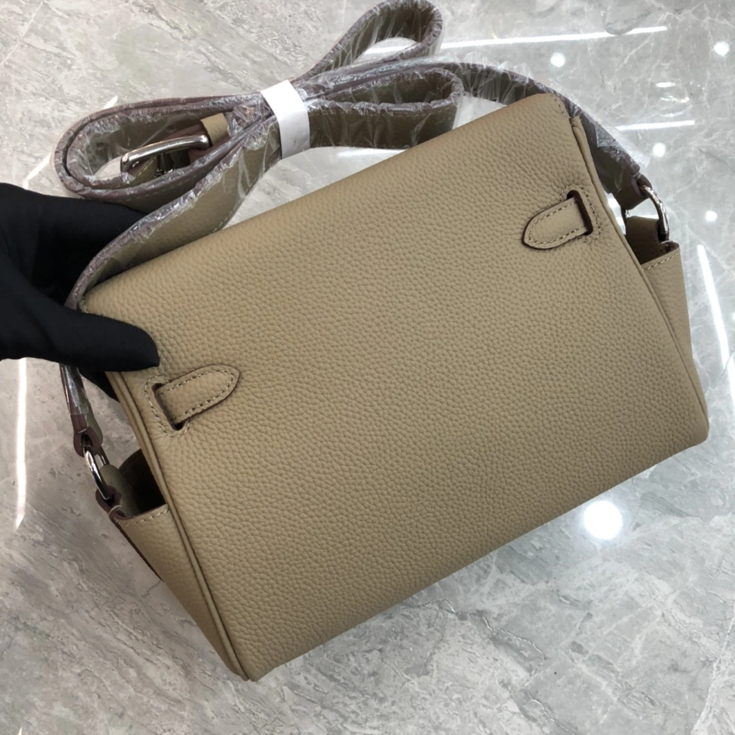 Affordable 8157 Hermes AAA Quality Messenger Bags For Women - Image 3