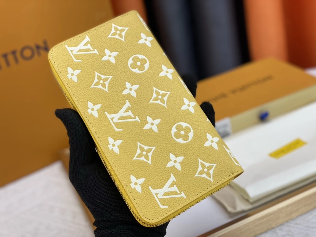 Bold 9559 Louis Vuitton AAA Quality Wallets For Women