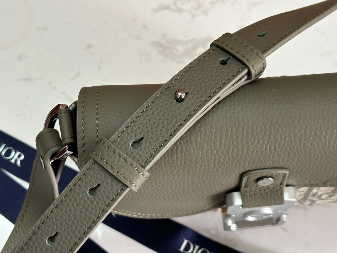 Breathable 2419 Christian Dior AAA Man Messenger Bags - Image 7