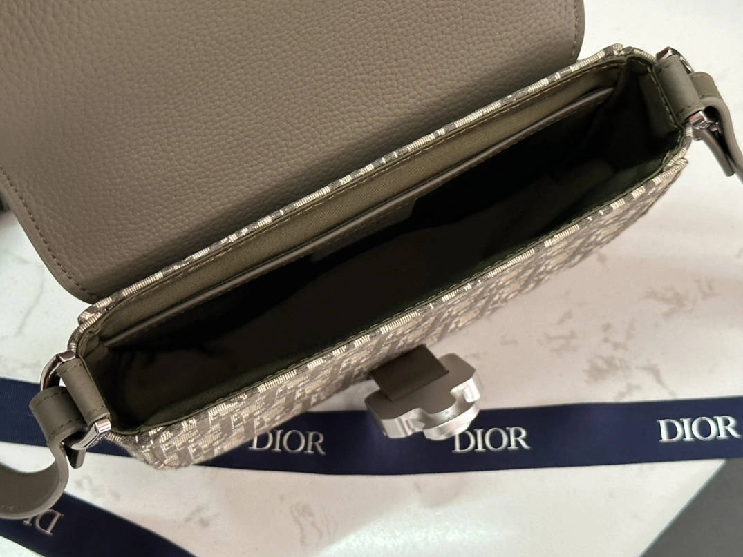 Breathable 2419 Christian Dior AAA Man Messenger Bags - Image 8