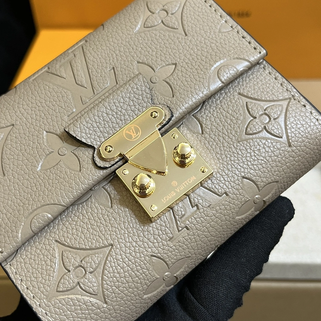 Breathable 3607 Louis Vuitton LV Card Case For Women - Image 5