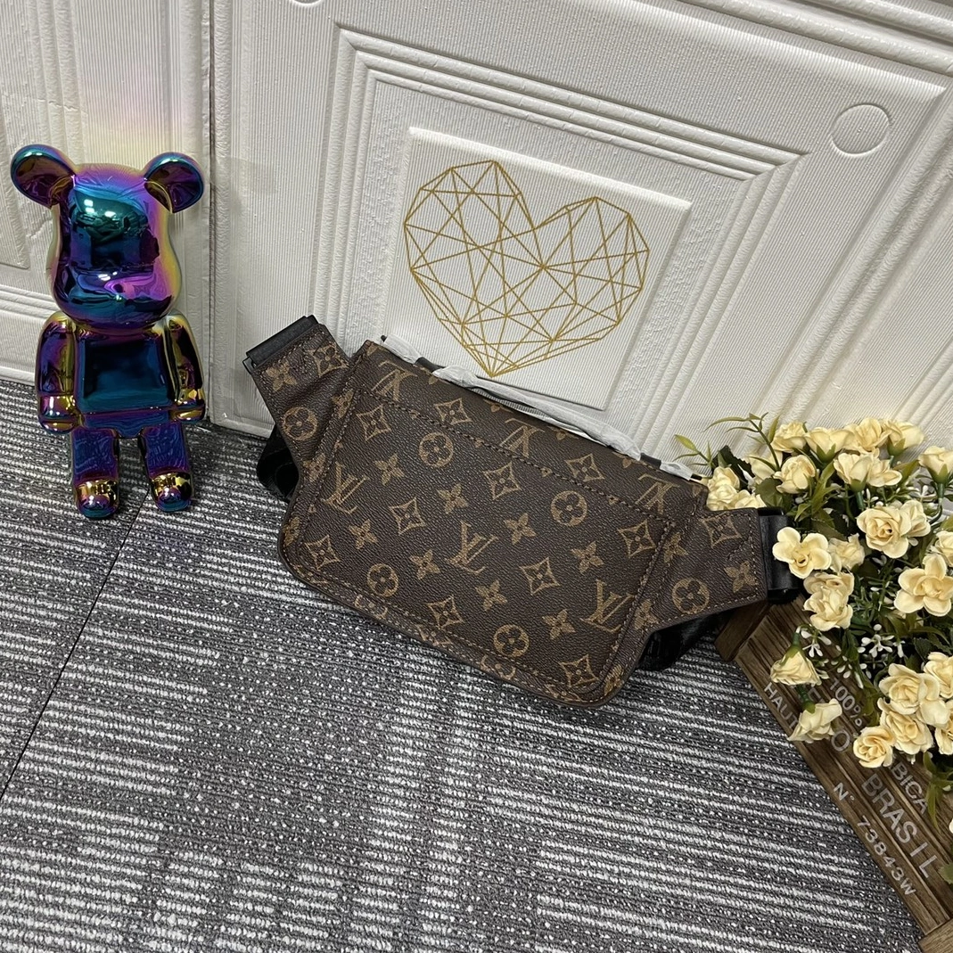 Breathable 6580 Louis Vuitton LV AAA Quality Belt Bags