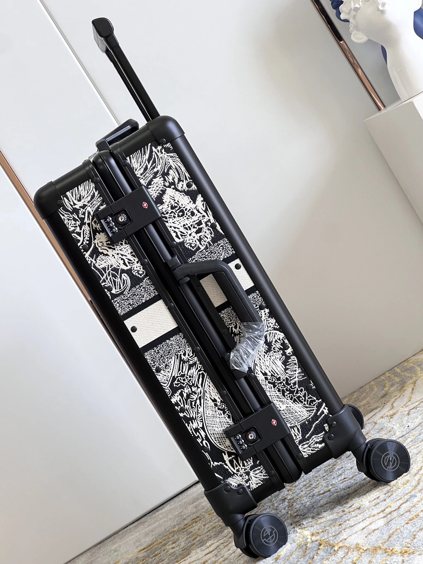 Bright 6327 Christian Dior Luggage and Duffle - Image 3