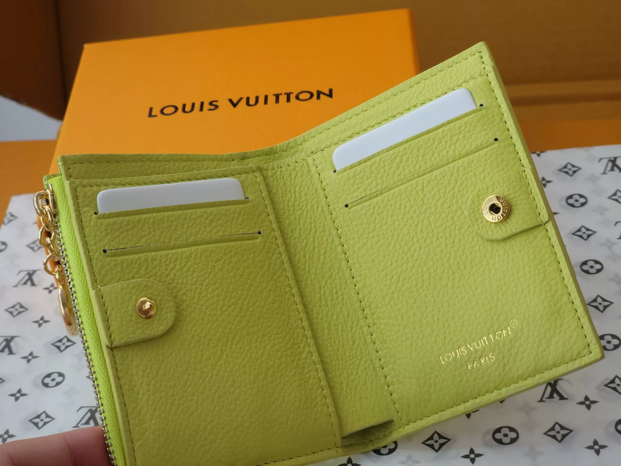 Bright 9182 Louis Vuitton AAA Quality Card Case - Image 4