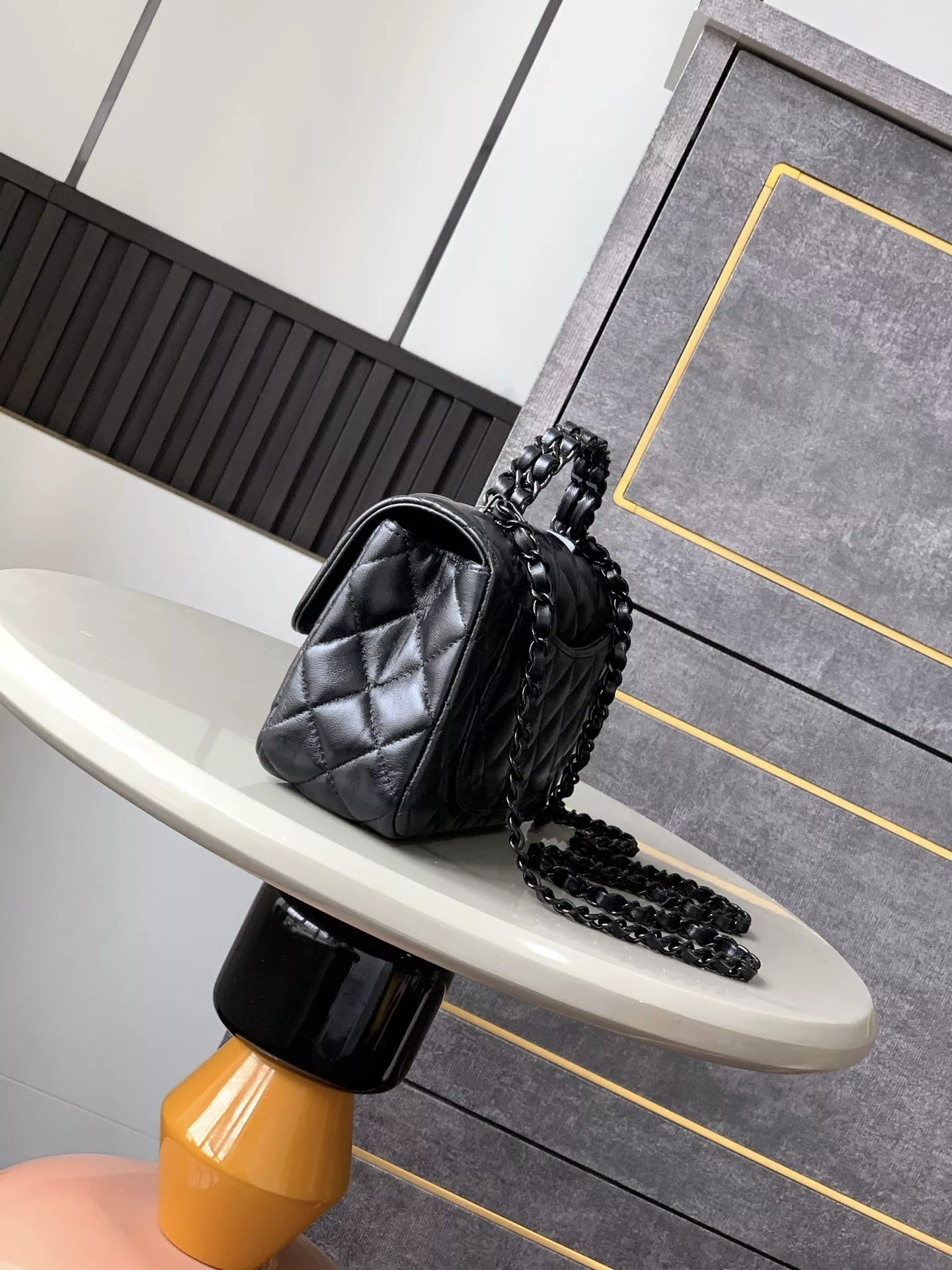 Chanel AAA Quality Messenger Bags For Women Versatile 2579