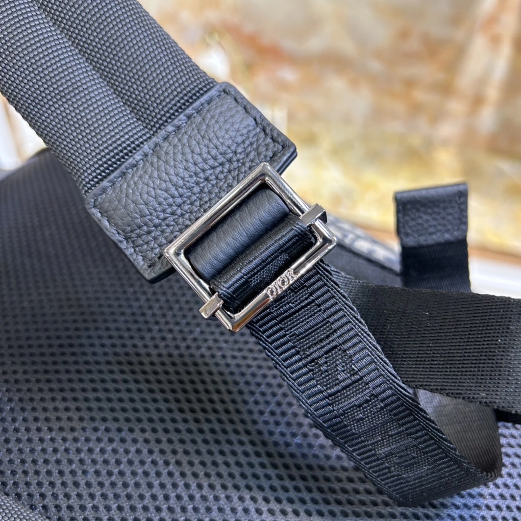 Christian Dior AAA Man Backpacks Practical 6068 - Image 5