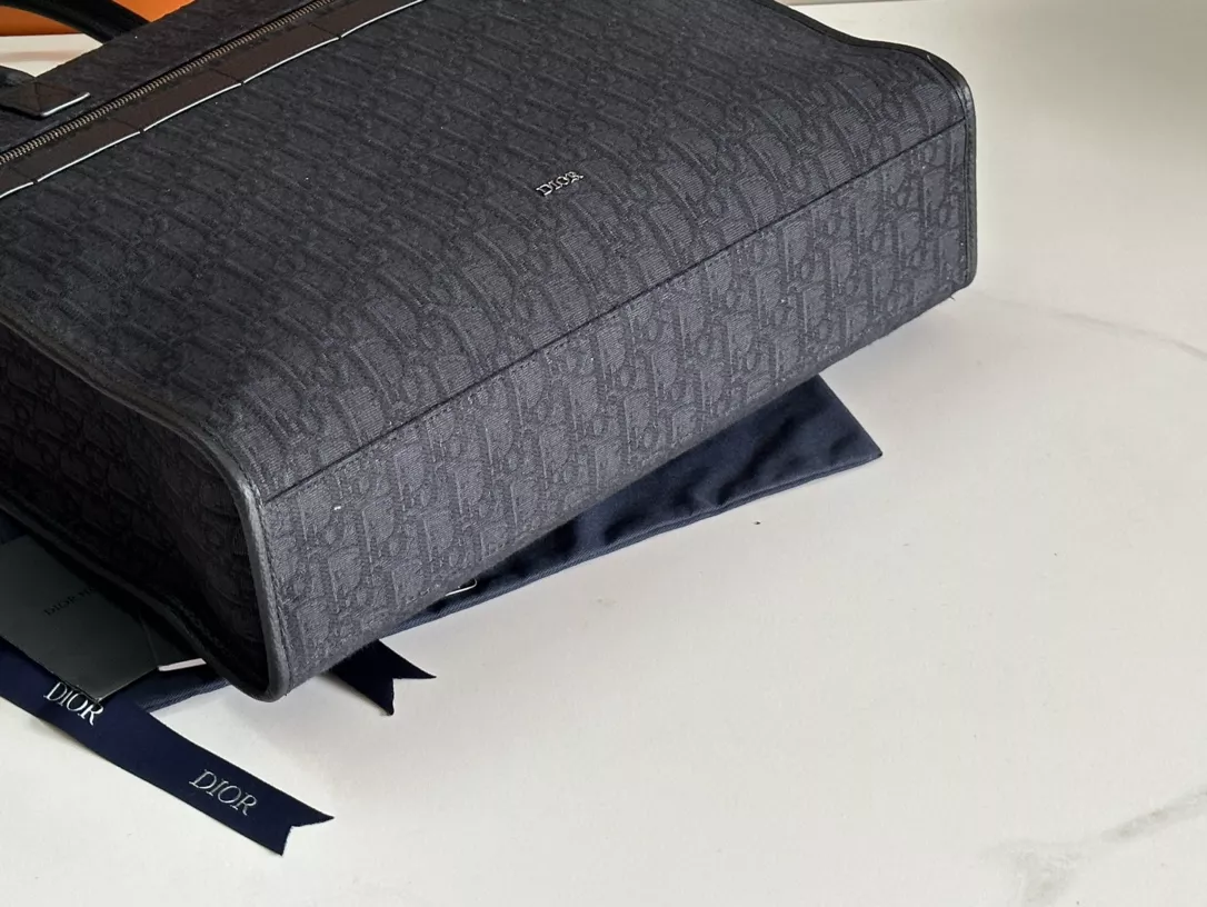 Christian Dior AAA Man Handbags Affordable 3680 - Image 4