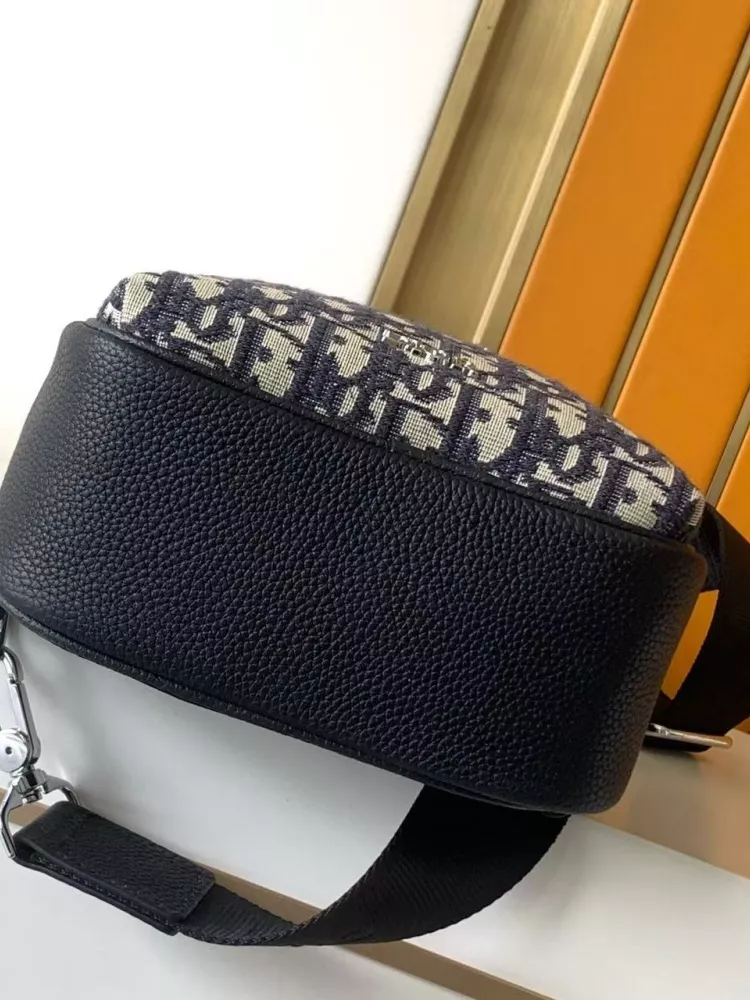 Christian Dior AAA Man Messenger Bags Bright 8096 - Image 4