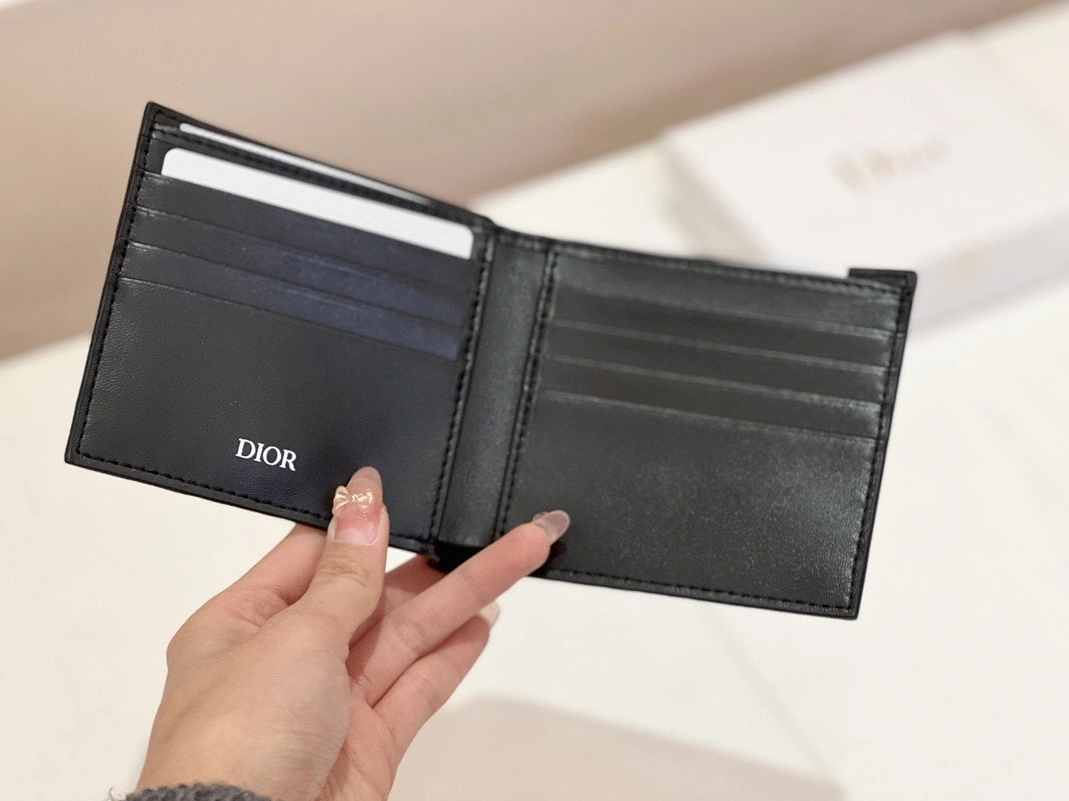 Christian Dior AAA Man Wallets Refined 9426 - Image 4