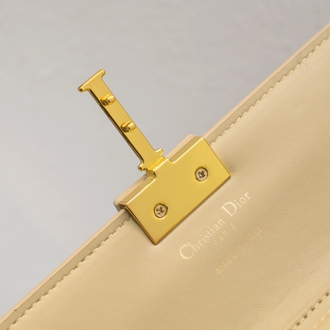 Christian Dior AAA Quality Messenger Bags For Women Lightweight 2577 - Image 7