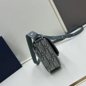 Christian Dior AAA Quality Messenger Bags For Women Practical 8379