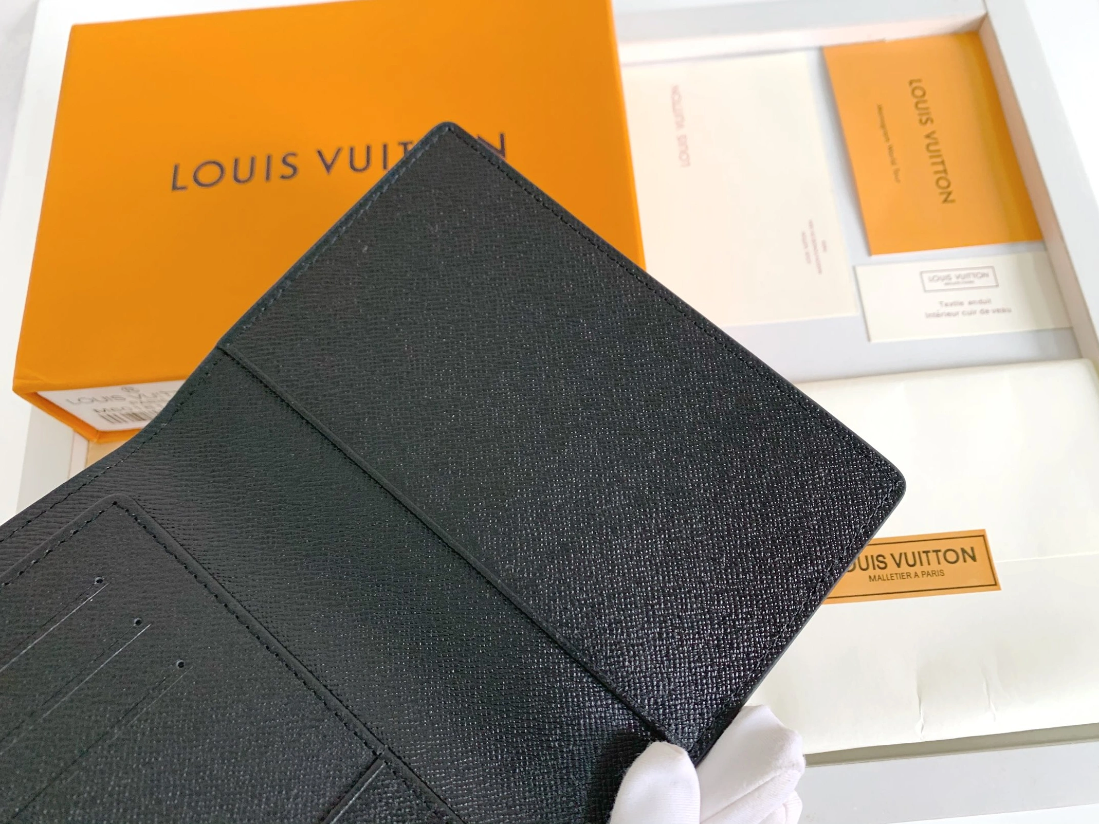 Comfortable 2136 Louis Vuitton Card Case For Unisex - Image 4