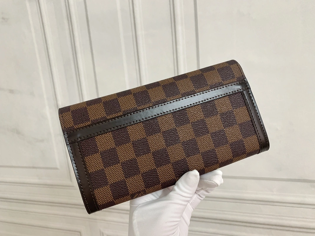 Comfortable 3058 Louis Vuitton LV Card Case For Women