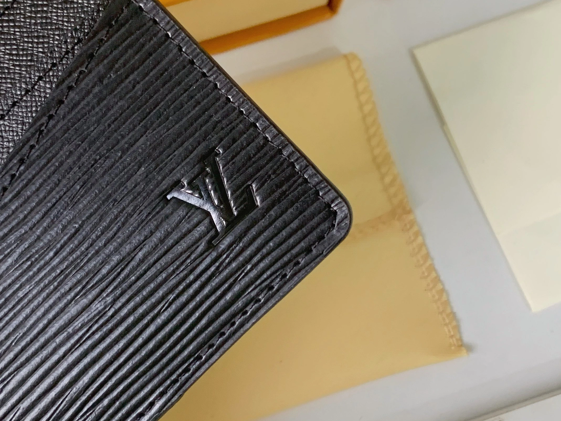 Comfortable 6744 Louis Vuitton Card Case - Image 3