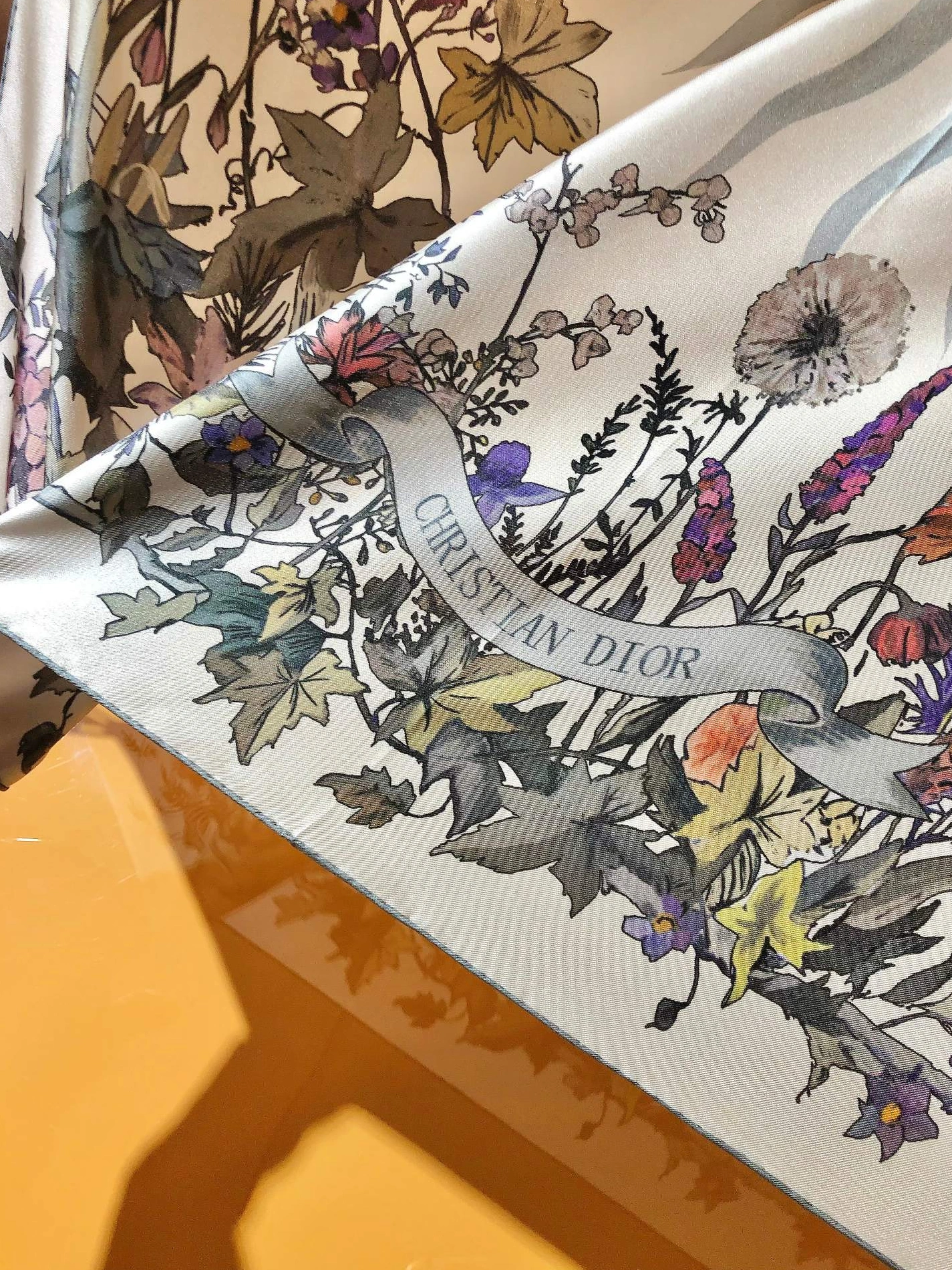 Comfortable 7489 Christian Dior Silk Squares For Women