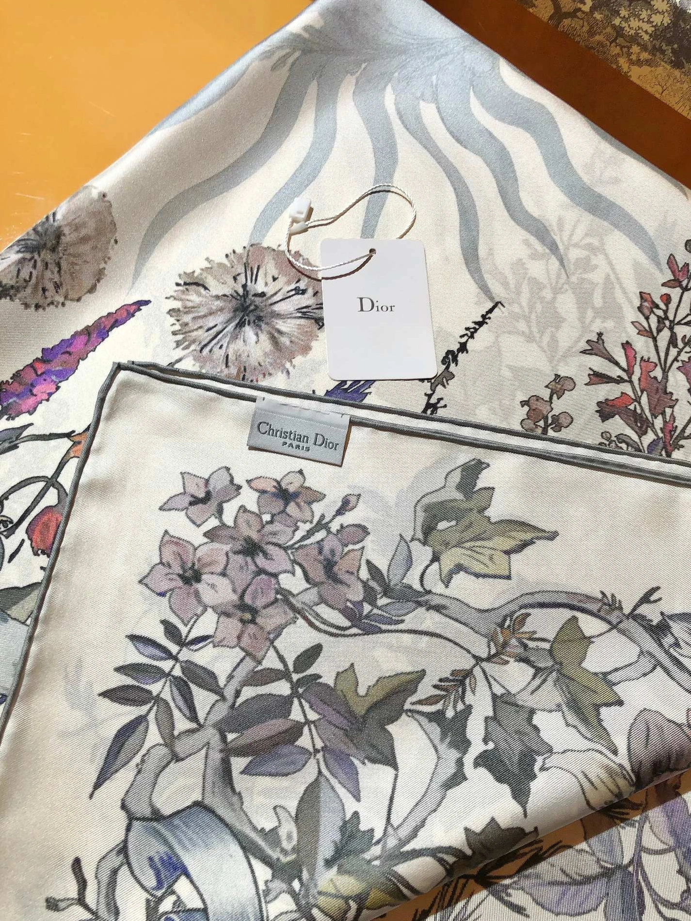 Comfortable 7489 Christian Dior Silk Squares For Women - Image 5