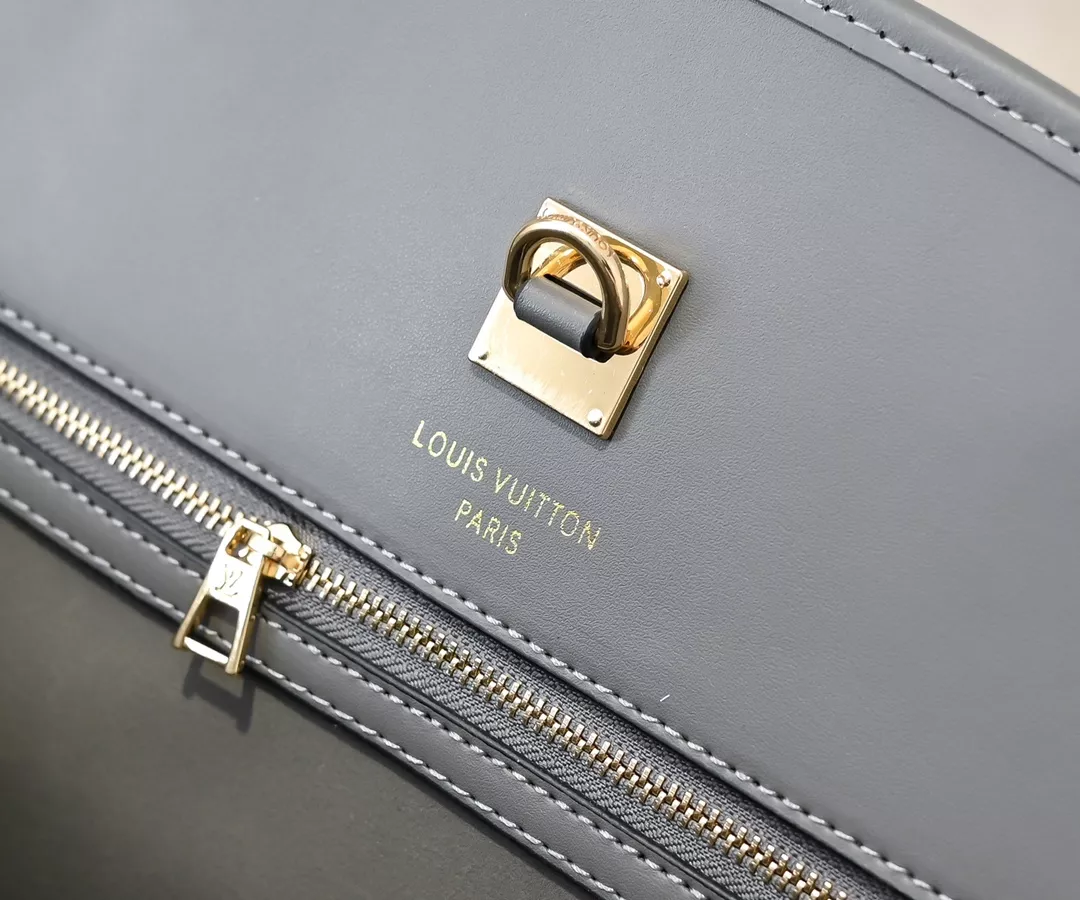 Compact 207 Louis Vuitton AAA Quality Handbags For Women - Image 6