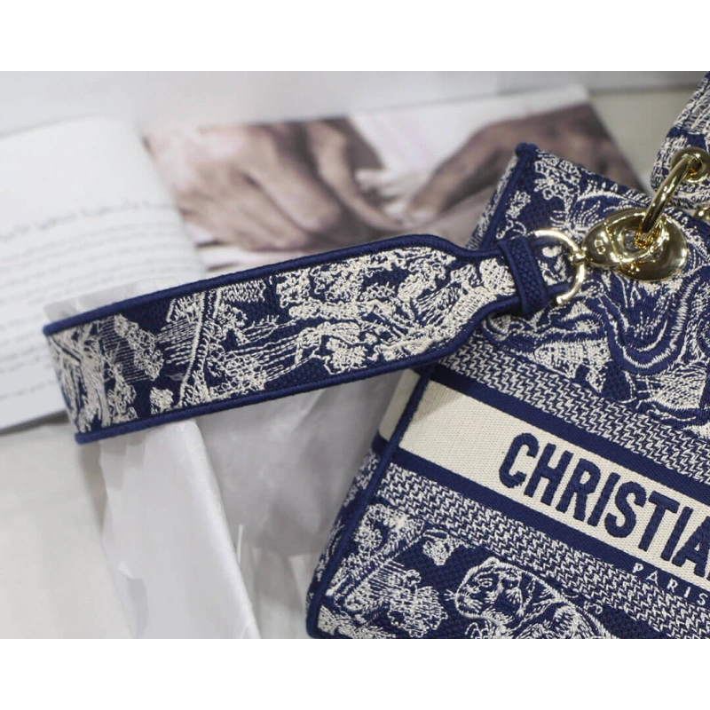 Dust bag Dior Medium Lady D-Lite Bag Blue Toile de Jouy Reverse Embroidery - Image 9