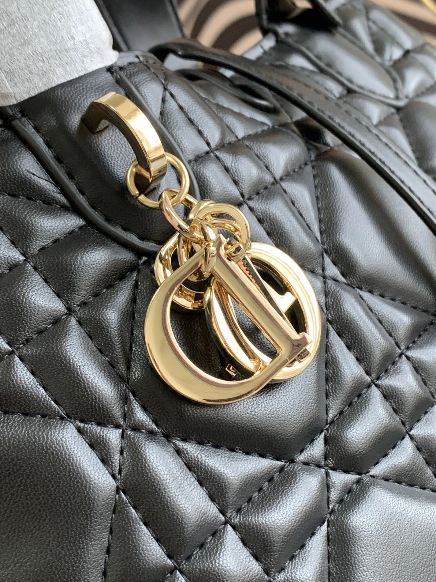 Durable 7033 Christian Dior AAA Quality Handbags For Women - Image 5