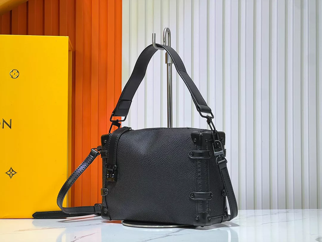 Durable 8776 Louis Vuitton AAA Quality Messenger Bags For Women - Image 3