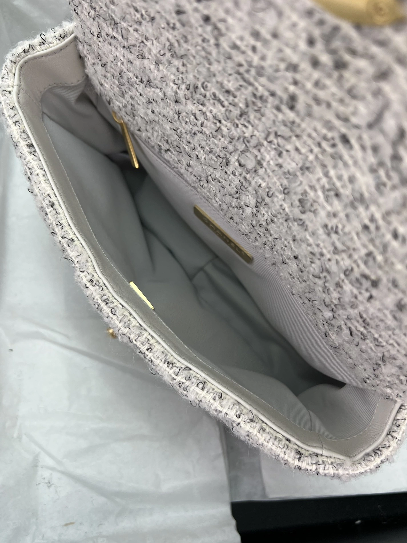 Elegant 1254 Chanel AAA Quality Messenger Bags For Women - Image 6