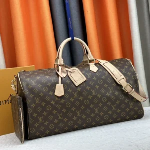 Flexible 2696 Louis Vuitton Travel Bags