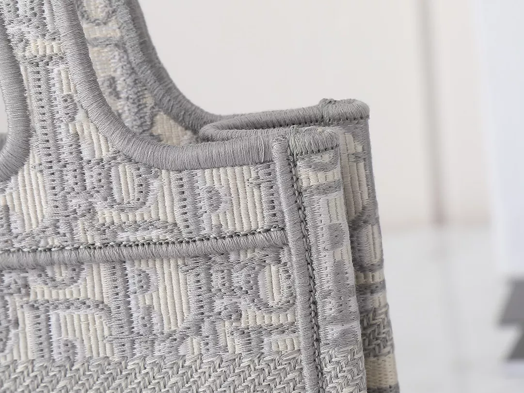 GoAnywhere 9311 Christian Dior AAA Quality Tote-Handbags For Women - Image 5