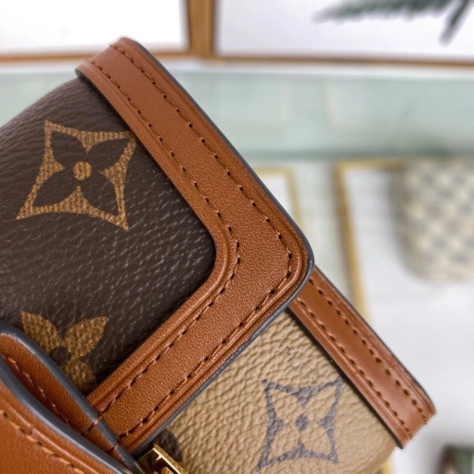 GoodFit 5070 Louis Vuitton AAA Quality Wallets For Women - Image 7