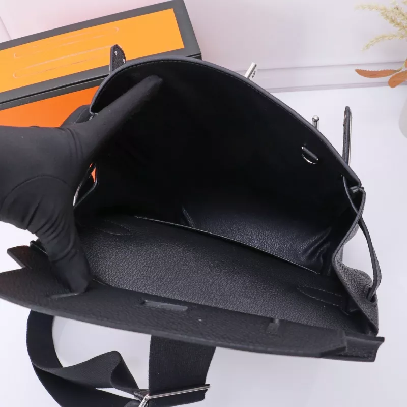 Hermes AAA Quality Messenger Bags In Black For Unisex Bright 9088 - Image 7