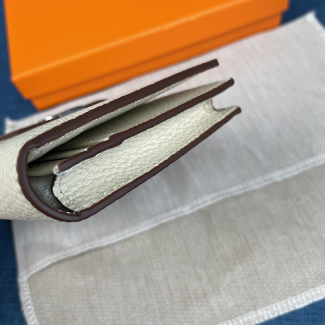 Hermes AAA Quality Wallets For Women Sleek 6966 - Image 4