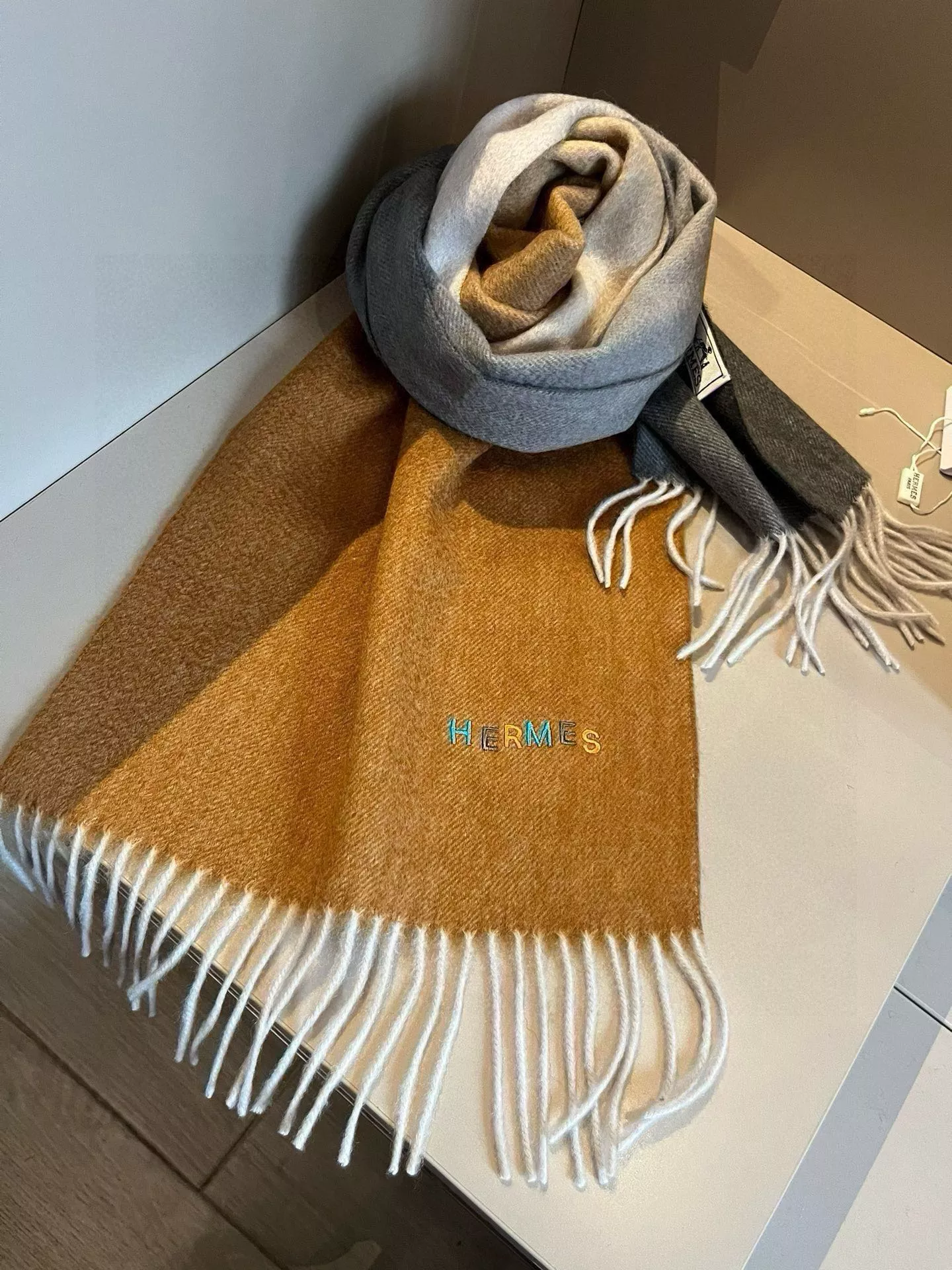 Hermes Scarf For Women StreetReady 2217 - Image 3