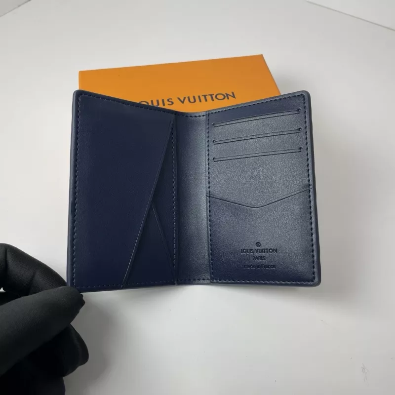 Lightweight 2446 Louis Vuitton AAA Quality Card Case - Image 4