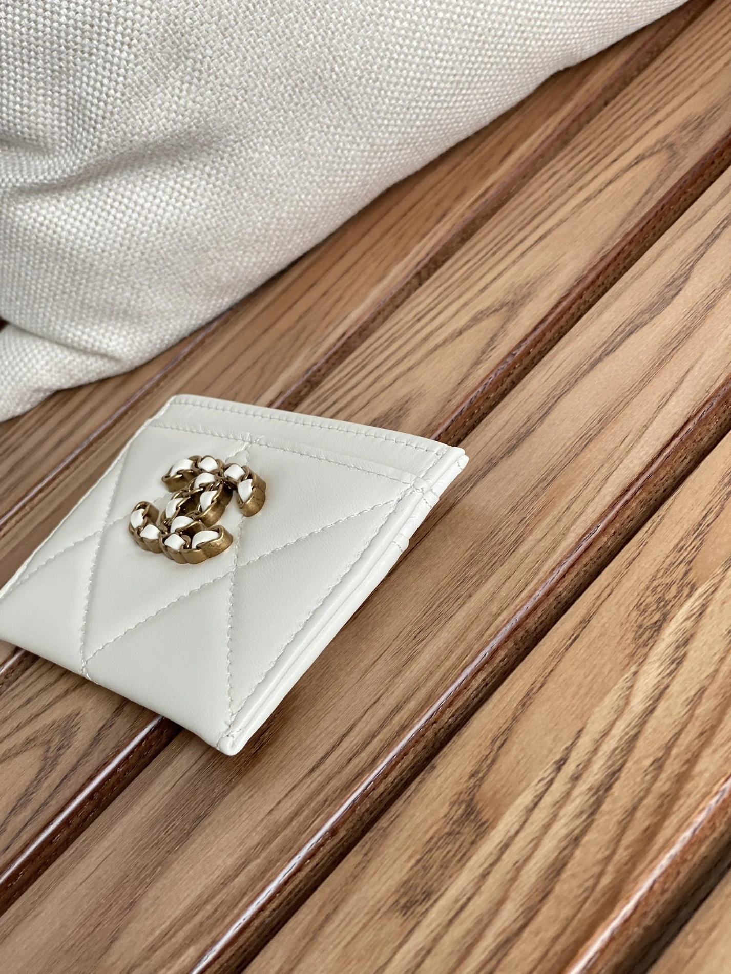 Lightweight 5583 Chanel Card Case - Image 5