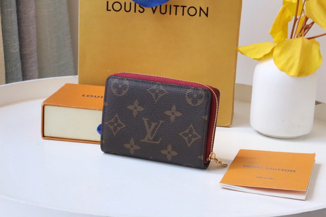 Louis Vuitton AAA Quality Card Case Flexible 8097