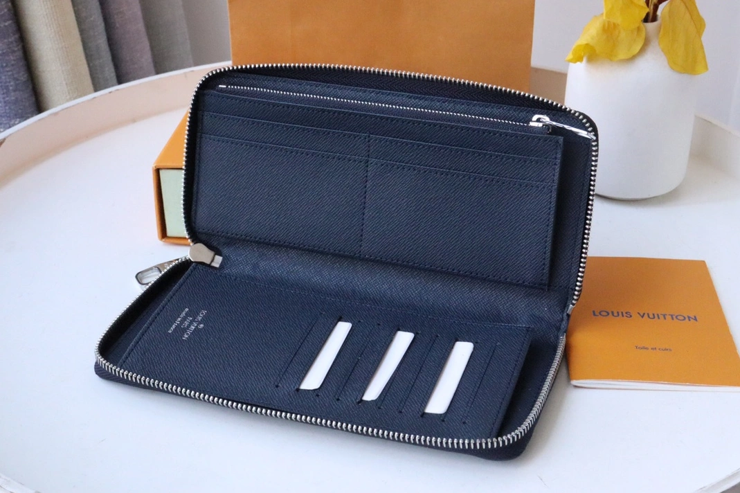 Louis Vuitton AAA Quality Card Case GoAnywhere 7789 - Image 5