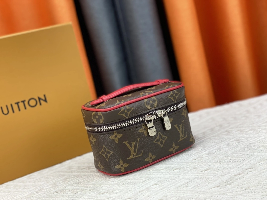 Louis Vuitton AAA Quality Handbags For Women Elegant 7034